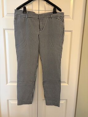 Old Navy Pixie Cropped Ankle Pants  with Black and White Gingham Waistband Sz16